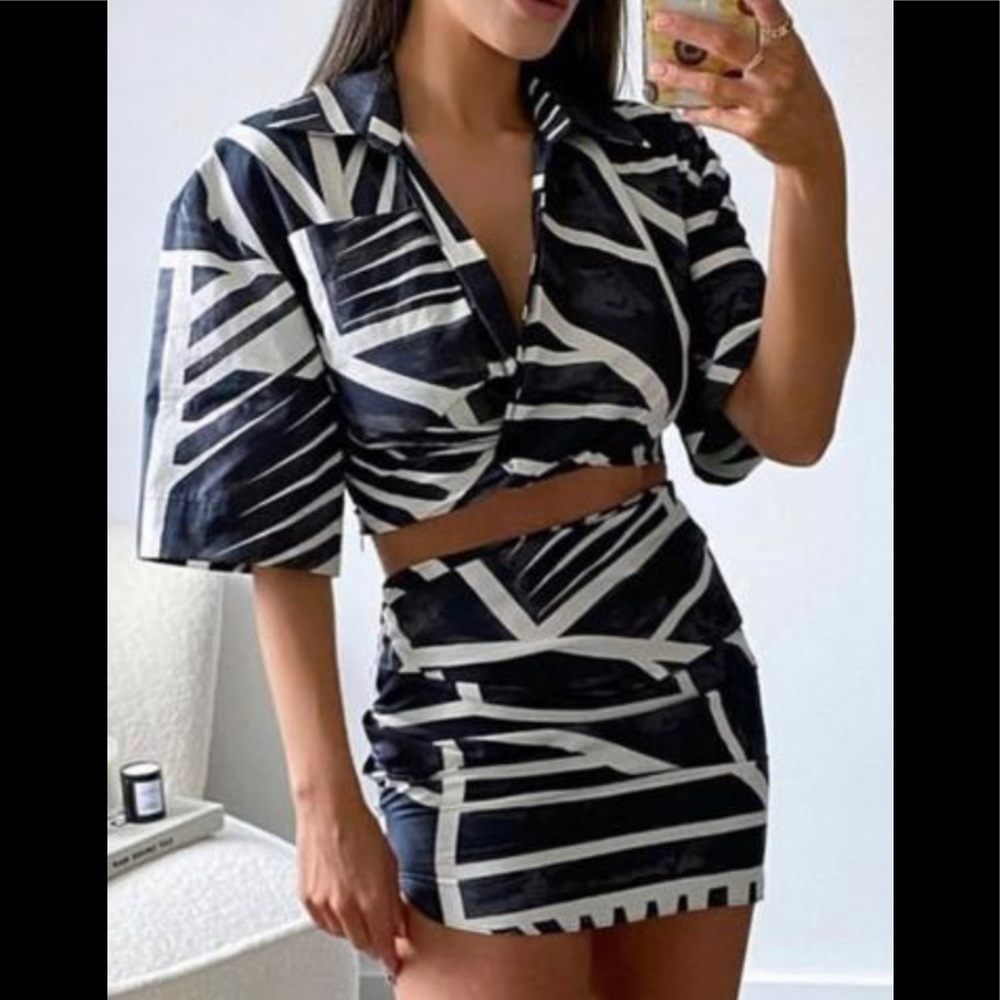 Brand New Zara print matching SET (both top and skirt) w/tags (size XS)